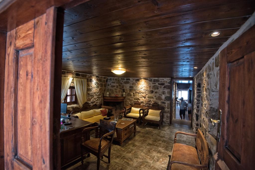 Guesthouse Laoula Yerolimin Extérieur photo